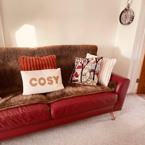 Bear Cottage - Waterfall Country House in Wales