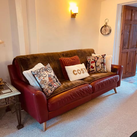 Bear Cottage - Waterfall Country House in Wales