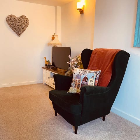 Bear Cottage - Waterfall Country House in Wales