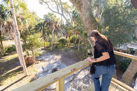 The Ugly Dolphin a Stylish Home for 12 House in Edisto Beach