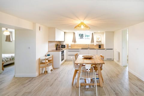 Property building, Kitchen or kitchenette, Living room