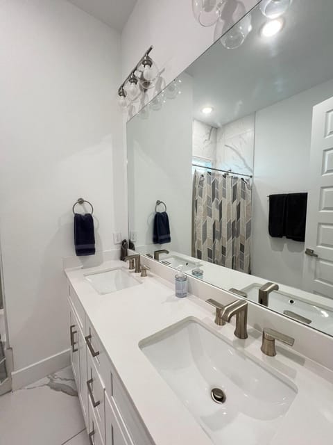 2 story house by Houston Heights House in Houston