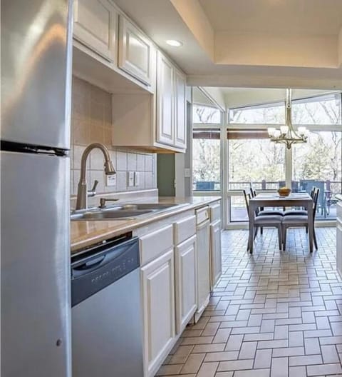 Amazing Lake Home in Heart of Lake of the Ozarks! House in Lake of the Ozarks