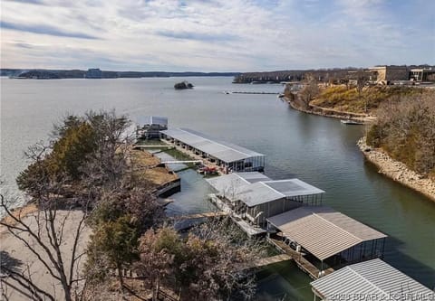 Amazing Lake Home in Heart of Lake of the Ozarks! House in Lake of the Ozarks