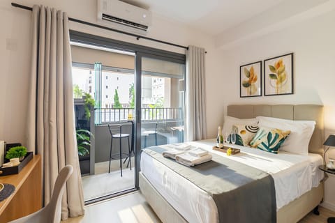Bed, Bedroom, air conditioner