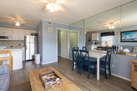 109 Breakers Villa in Coligny Beach