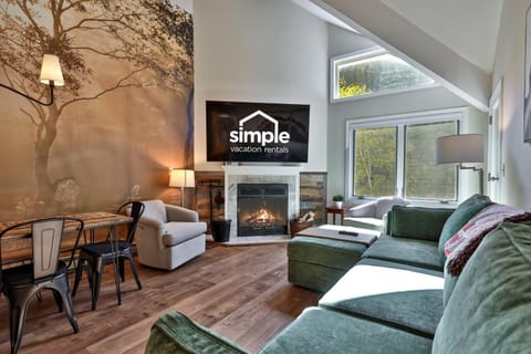 Trailside Loft at Pico - Ski-In, Out Condo with Loft & 2BR - Steps to Lift House in Mendon