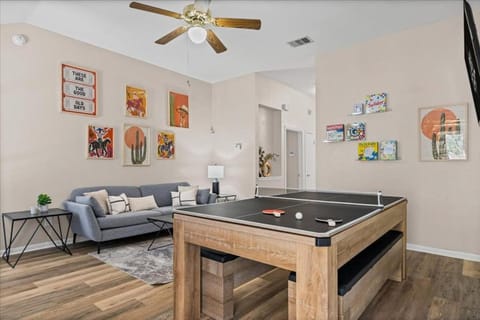 Hill Country Getaway Games, Fire Pit & Deck Apartment in Leander