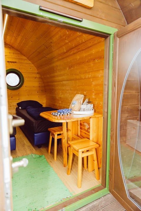 Leaf op het terrein accommodatie Woltzdal Campground/ 
RV Resort in Luxembourg