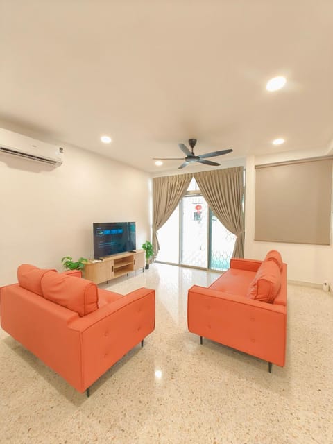 TV and multimedia, Living room, Seating area, air conditioner
