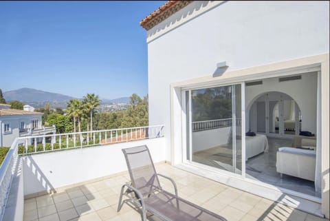 Elegant Villa Retreat with Lush Gardens Villa in Marbella