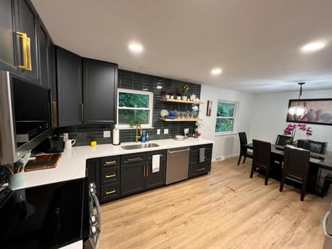 Gorgeous Timberwood 3bedr 3bath with basement 4 beds Villa in Blue Ash