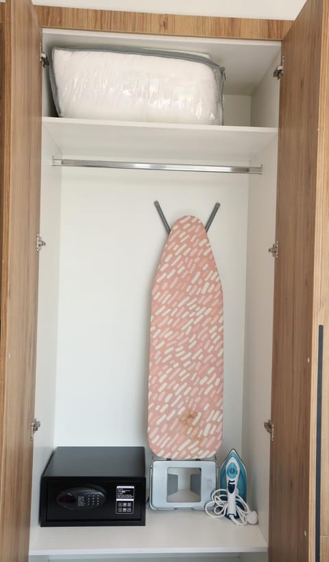 Stylish 3BR Duplex Near Cleveland & Galleria Mall Apartment in Abu Dhabi