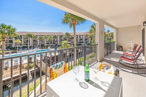 3BRPoolside Condo Near Beach House in Saint Augustine Beach