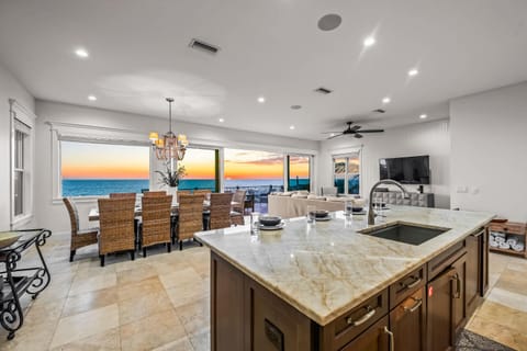 Beach Side Paradise - Luxury Home on the Beach House in Bradenton Beach