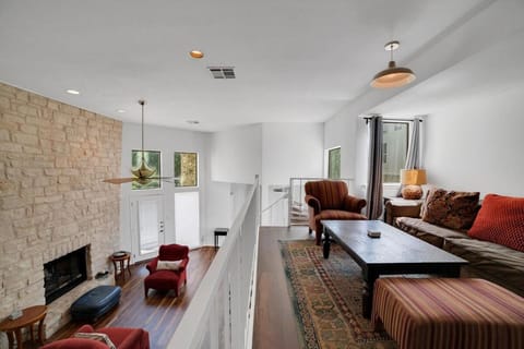 Austin Luxury Hills 4BR Gated Home w Pool Apartment in Lakeway