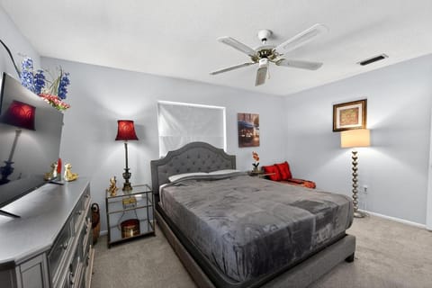 Cozy Haven near Manatee Memorial and Great Beaches House in Bradenton
