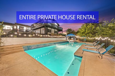 Entire Private Home with 2 Bedrooms 1 Bathroom, Grand View, King Bed, Spacious, Parking, Available Now House in Casa De Oro-Mount