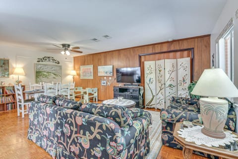 4 Mi to Okaloosa Fun Peaceful Holiday Retreat! House in Fort Walton Beach