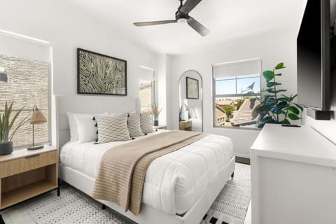 Freestanding Cubs Retreat near ASU off L-101 & 202 House in Tempe