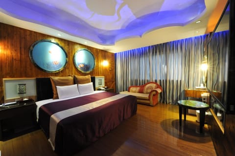 TV and multimedia, Photo of the whole room, Decorative detail, Bedroom