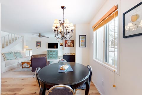 Valley Gem Upper Apartment in Elkhorn Village
