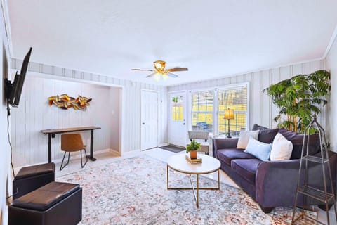 Baytown Getaway Patios BBQ Family-Friendly House in Baytown