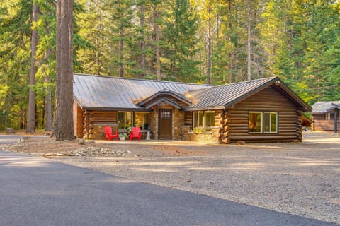 Contemporary Log Cabin Near Cle Elum Lake! Cabin in Cle Elum Lake