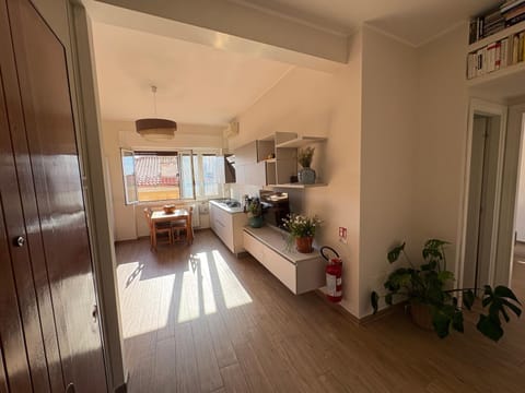 TV and multimedia, Kitchen or kitchenette, Dining area, oven, pet friendly, stove