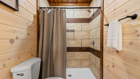 Wildwood Haven Lodge - Smoky Mountain Cabin with Pool & Game Room, Sleeps 26 Cabin in Sevierville