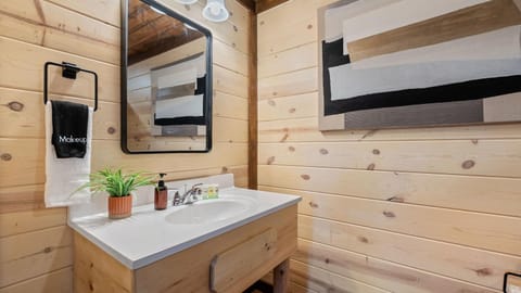 Wildwood Haven Lodge - Smoky Mountain Cabin with Pool & Game Room, Sleeps 26 Cabin in Sevierville