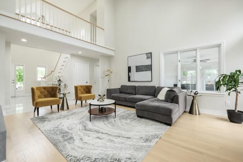 TV and multimedia, Living room, Seating area