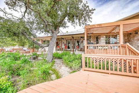 Property building, Patio, Day