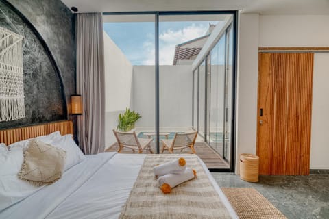 Bed, View (from property/room), Balcony/Terrace, Bedroom, towels