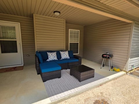 The Bama Bungalow 3BD Walk to the Game, Stay in Style House in Tuscaloosa