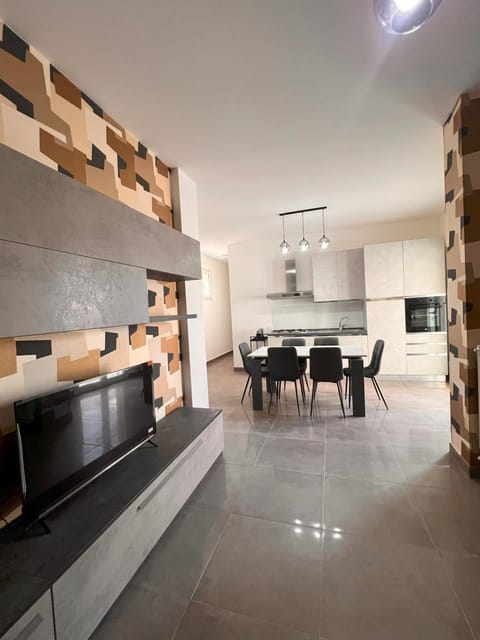 TV and multimedia, Living room, Seating area, Dining area, Lunch, oven, stove