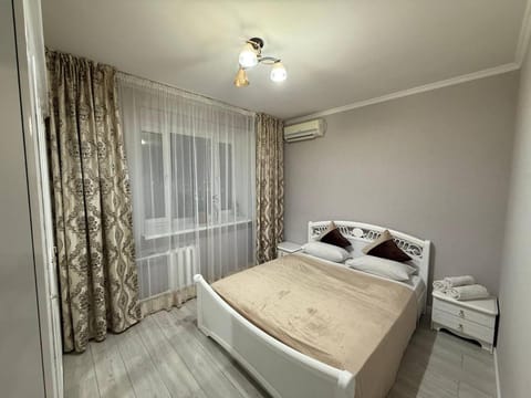 Bed, Bedroom, air conditioner