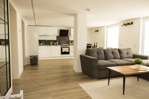 Photo of the whole room, Seating area, Dining area, kitchen