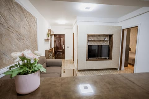 Communal lounge/ TV room, TV and multimedia, Living room, Seating area