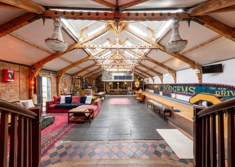 Bowling, Living room, Seating area, Dining area, Evening entertainment, kitchen