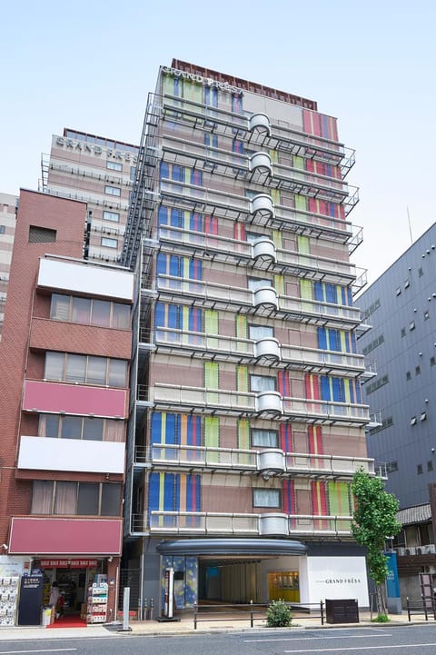 Property building, Day, Location