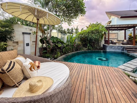 Day, Garden, Balcony/Terrace, Garden view, Pool view, Swimming pool, Swimming pool, sunbed