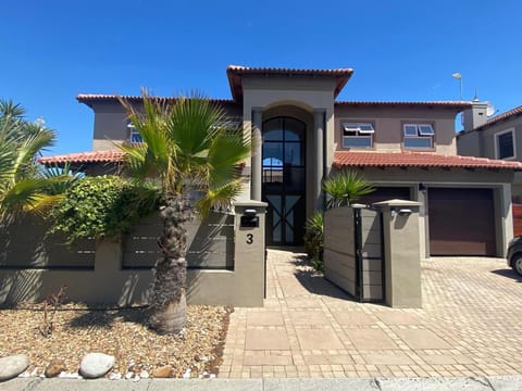 La rambla guest house Bed and Breakfast in Cape Town