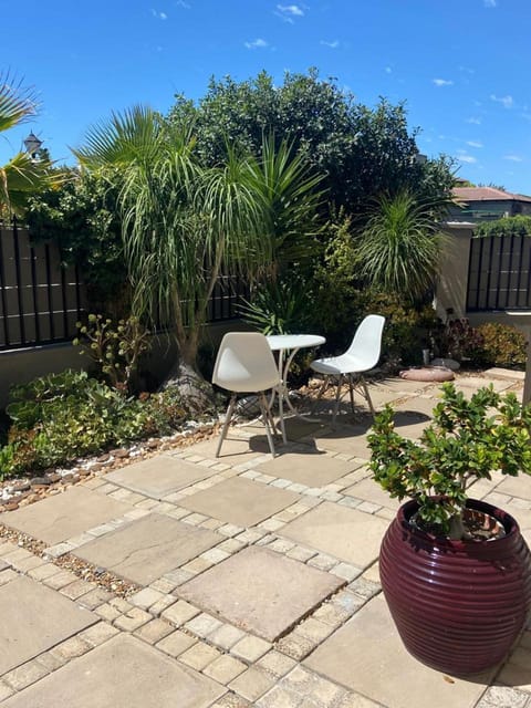 La rambla guest house Bed and Breakfast in Cape Town