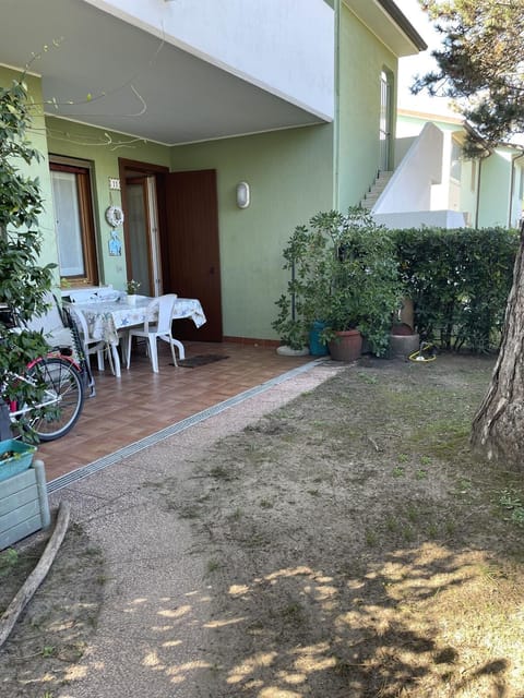 Patio, Cycling