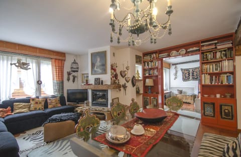 Communal lounge/ TV room, Living room