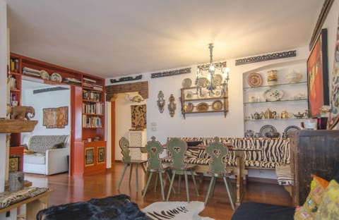 Communal lounge/ TV room, Living room