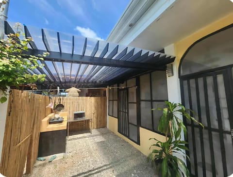 Facade/entrance, kitchen