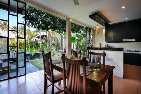 Lounge or bar, Dining area