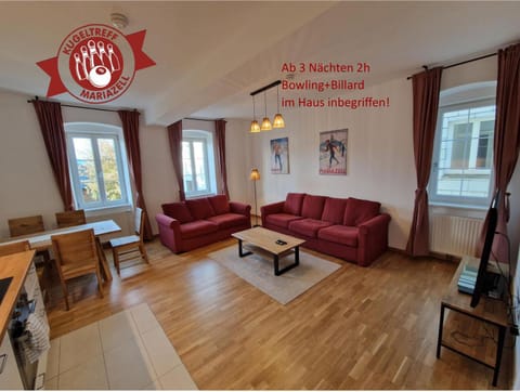 TV and multimedia, Living room, Seating area, kitchen